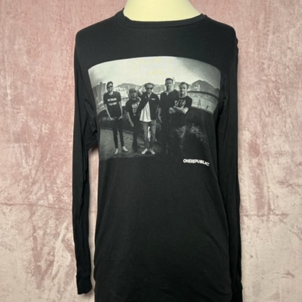 One Republic Womens Black Long Sleeve Fitted Printed Concert Shirt Size Small